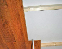 fissare il laminato al soffitto