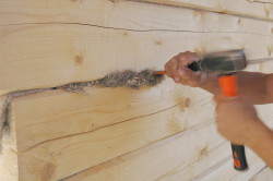 calafataggio di pareti in legno 3