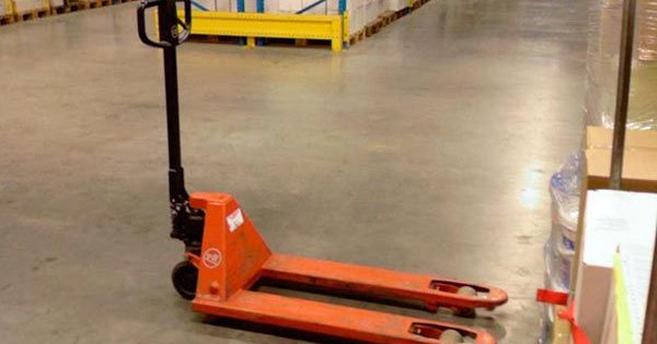 4 tips for valg av lagringsvogn: hydrauliske og elektriske traller